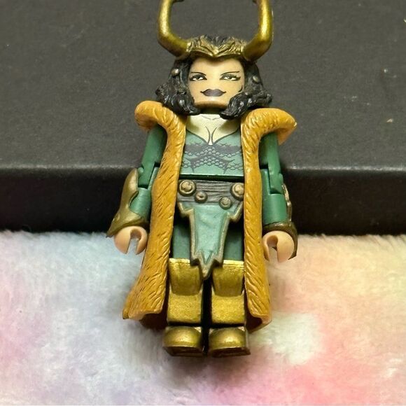 Marvel Lady Loki action figure - Picture 5 of 7